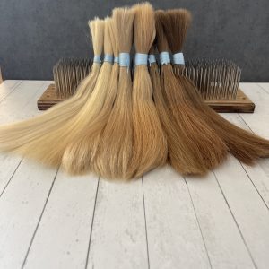 10" (25cm) Light Coloured, Straight, Loose Hair Bundle